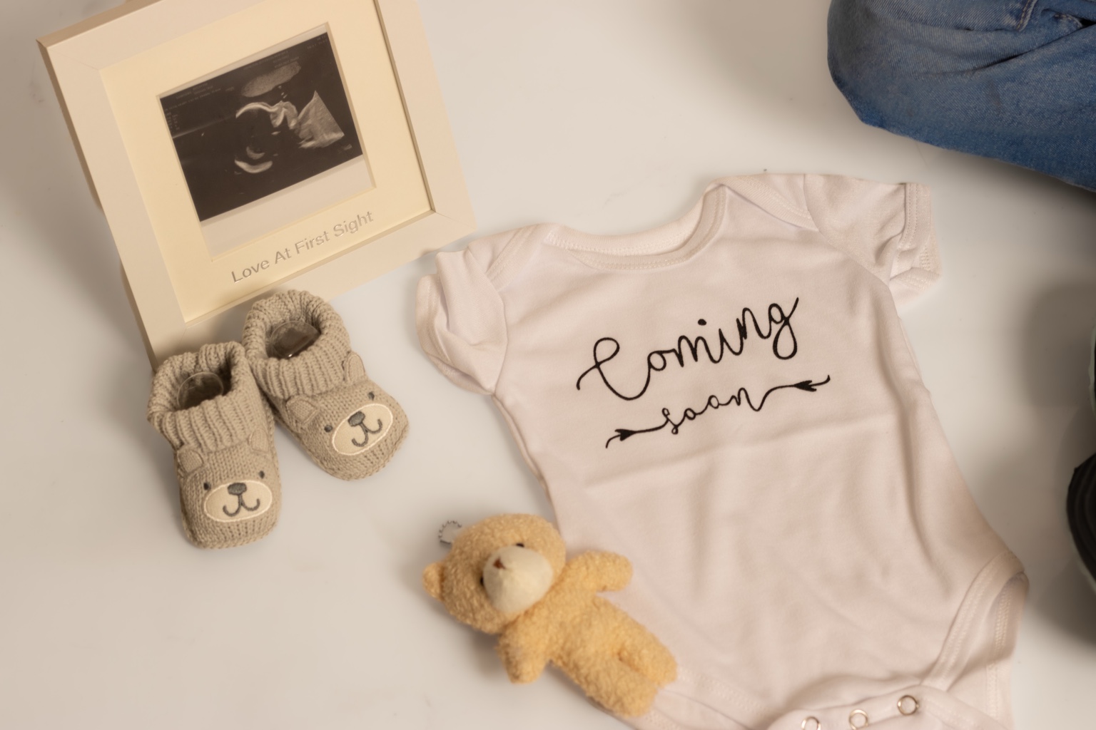 Maternity announcement flat lay photographed by A1Shotz